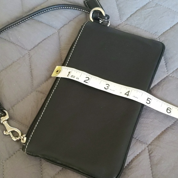 Coach wristlet - Picture 7 of 7